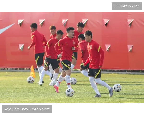 国足新锋线连场进球,媒体罕见点赞